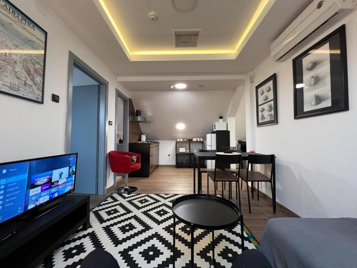 Main Square Apartment