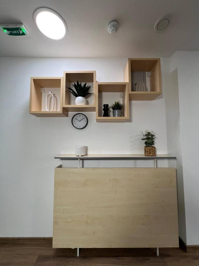 Main Square Apartment *